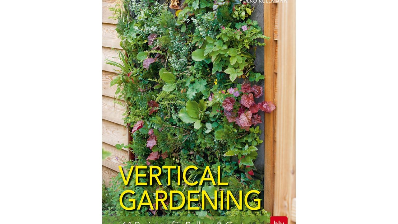 Folko Kullmann: Vertical Gardening: 44 Projekte für Balkon & Garten, BLV, 2016, 96 Seiten, 12,99 Euro, ISBN 978-3835414495.