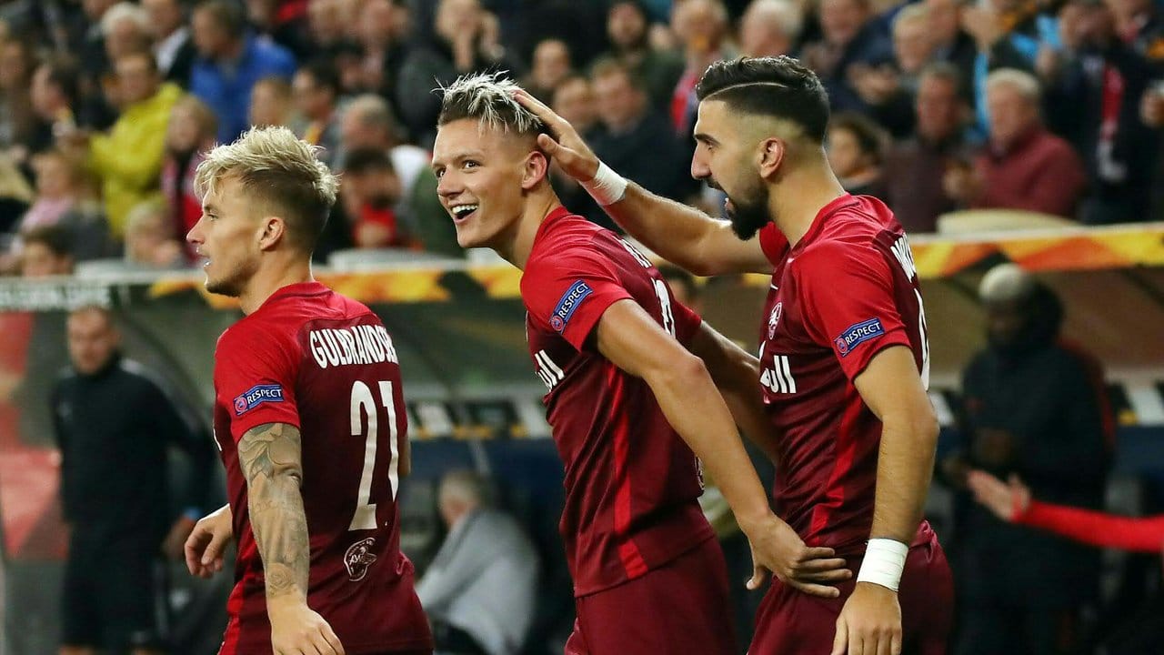 Die Spieler von RB Salzburg freuen sich über das 2:0 gegen Trondheim. Die Spieler von RB Salzburg freuen sich über das 2:0 gegen Trondheim.