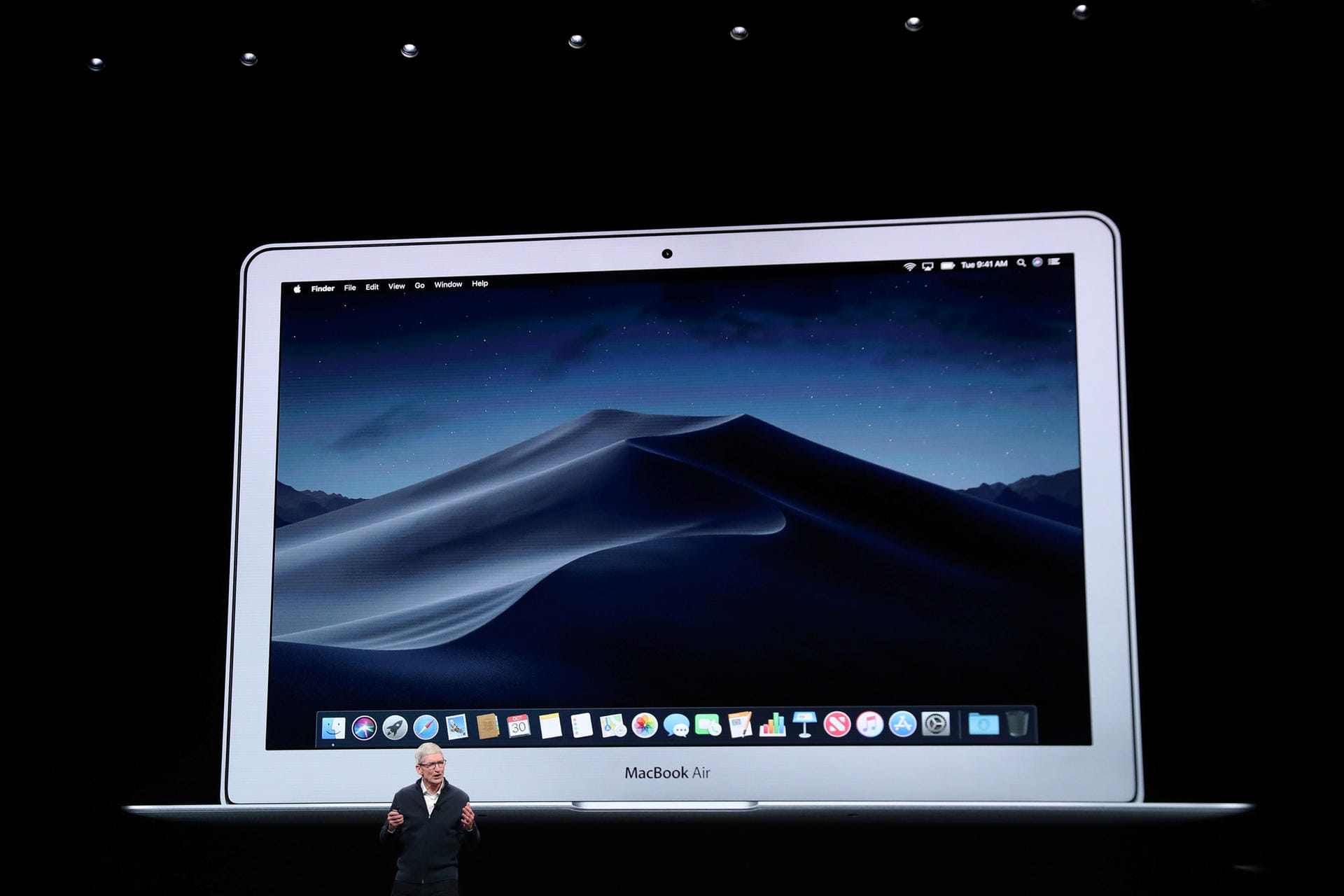 Apple CEO Tim Cook: stellt das neue MacBook Air vor.
