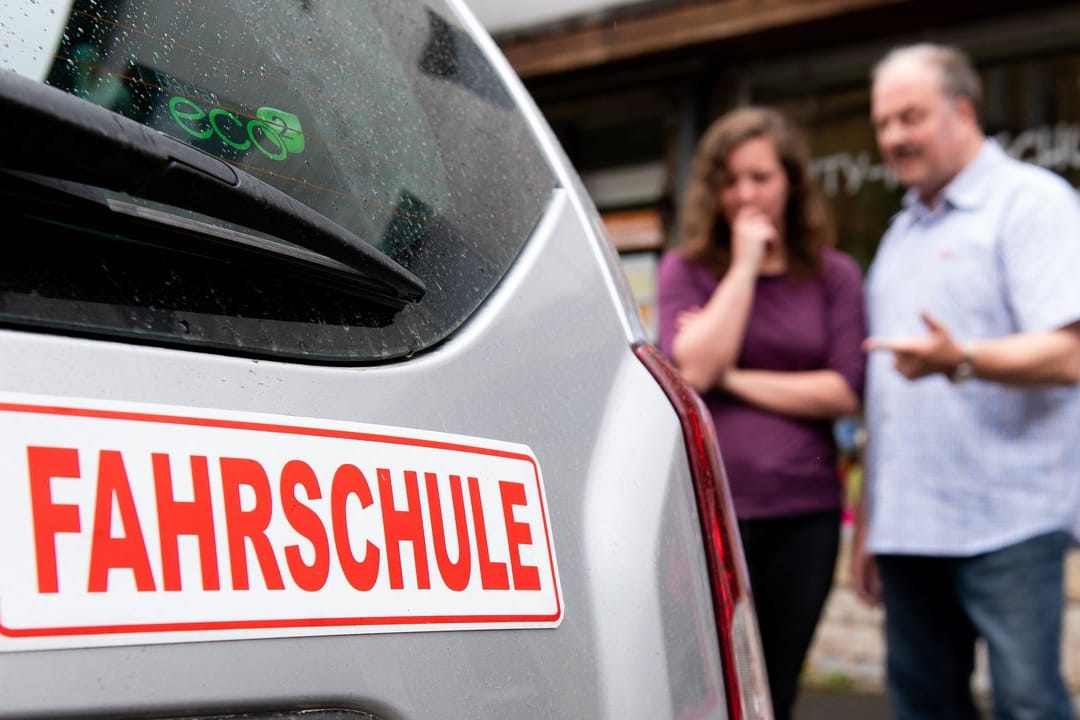 Die Chemie zwischen Fahrschüler und Fahrlehrer sollte stimmen, um zum Ziel zu kommen.