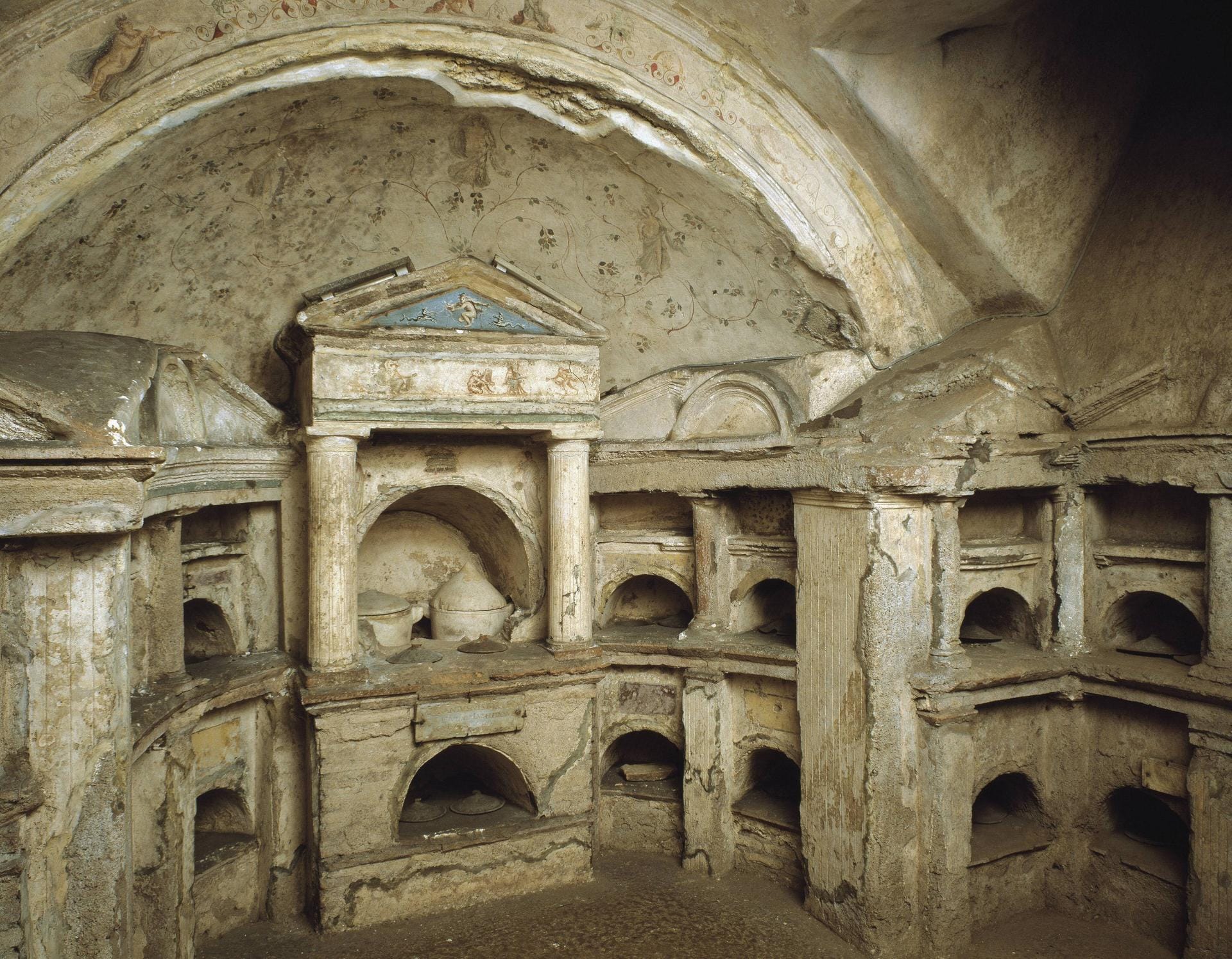 Coolombario di Pomponio Hylas: Die altrömische Grabkammer ist nicht nur wegen Ihres Baustils einen Besuch wert.