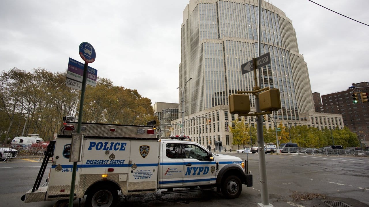 Mit Blick auf den Prozess gegen "El Chapo" wurden die Sicherheitsmaßnahmen vor dem Bundesverwaltungsgericht in Brooklyn verstärkt.