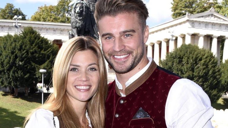 Nadine Klein und Alexander Hindersmann: Seit dem Finale von "Die Bachelorette" waren sie offiziell ein Paar. Zwei Monate später, im November, geben sie ihre Trennung bekannt.