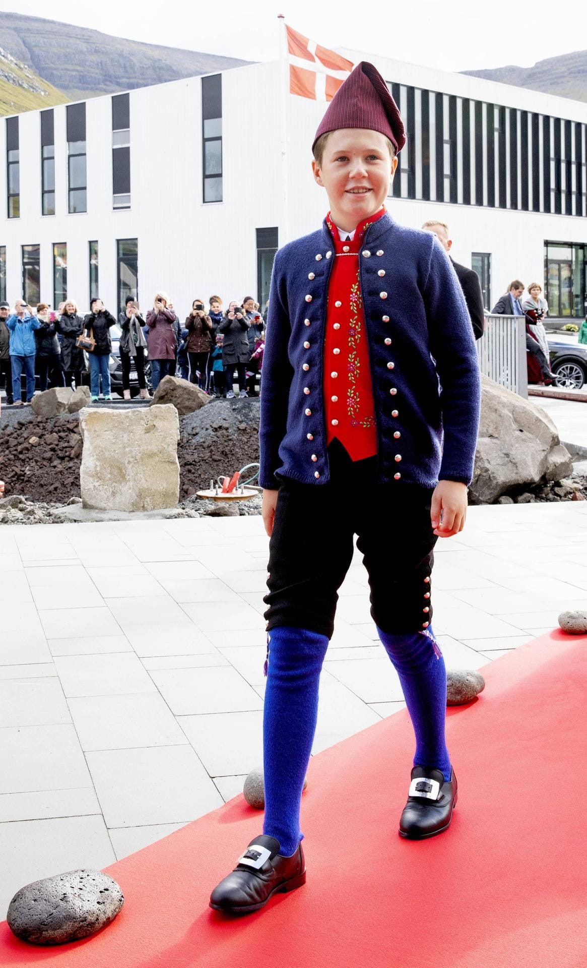 Nun ein Stück weiter in den Süden: Prinz Christian zu Dänemark ist der älteste Sohn von Kronprinz Frederik und Kronprinzessin Mary. Geboren am 15. Oktober 2005 in Kopenhagen steht er in der dänischen Thronfolge auf Platz zwei.