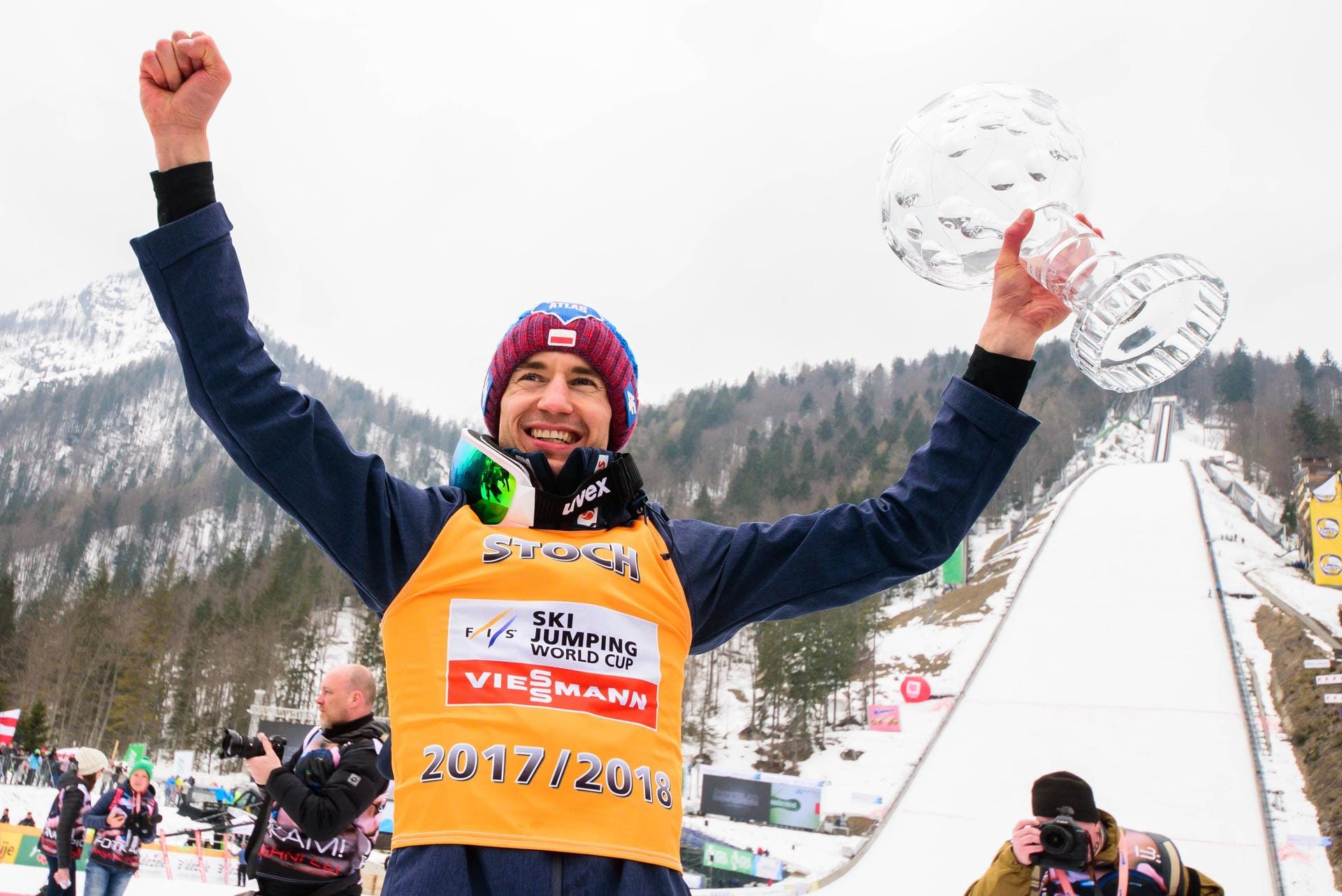 Kamil Stoch geht als Titelverteidiger in die neue Saison. Und auch als Topfavorit. Der Pole gewann in der Vorsaison neben dem Gesamtweltcup auch Olympisches Gold und die Vierschanzentournee.