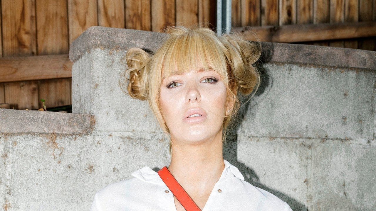 Aly Ryan. Aly Ryan.