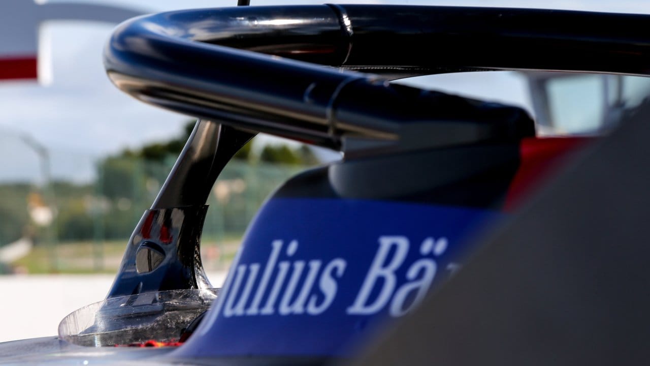 Der auch aus der Formel 1 bekannte Cockpitschutz Halo.