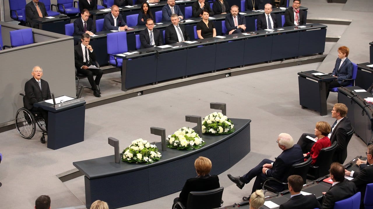 Bei der Gedenkstunde zum "Schicksalstag der Deutschen" im Bundestag Parlamentspräsident Wolfgang Schäuble eine Ansürache.