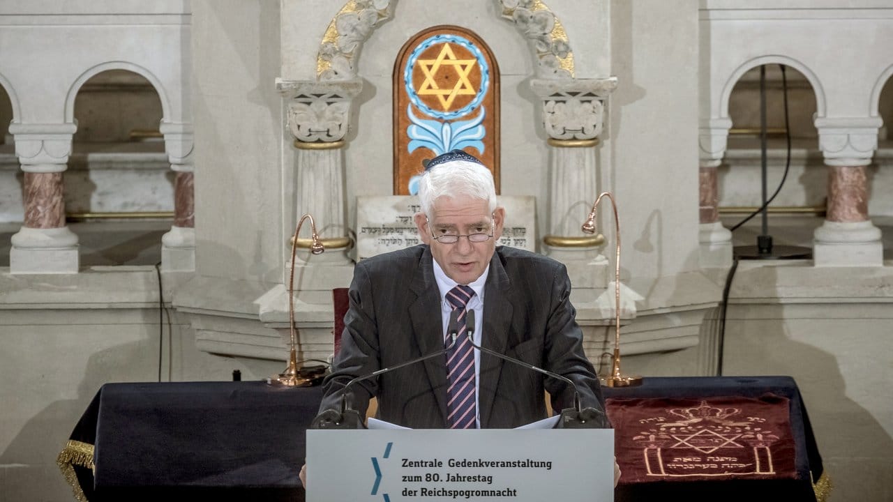 Josef Schuster, Präsident des Zentralrats der Juden, spricht bei der Zentralen Gedenkveranstaltung des Zentralrats zum 80.