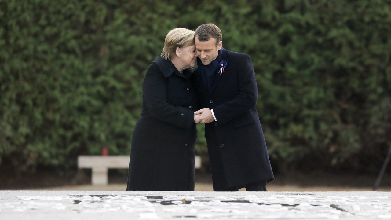 Angela Merkel und Emmanuel Macron erinnern nahe Compiègne an das Ende des Ersten Weltkrieges vor 100 Jahren.