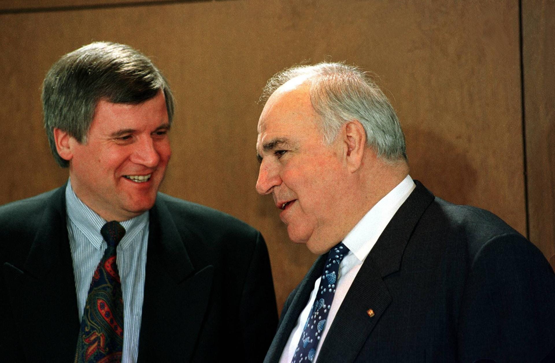 Unter Bundeskanzler Helmut Kohl wurde Seehofer 1992 bis 1998 Gesundheitsminister.