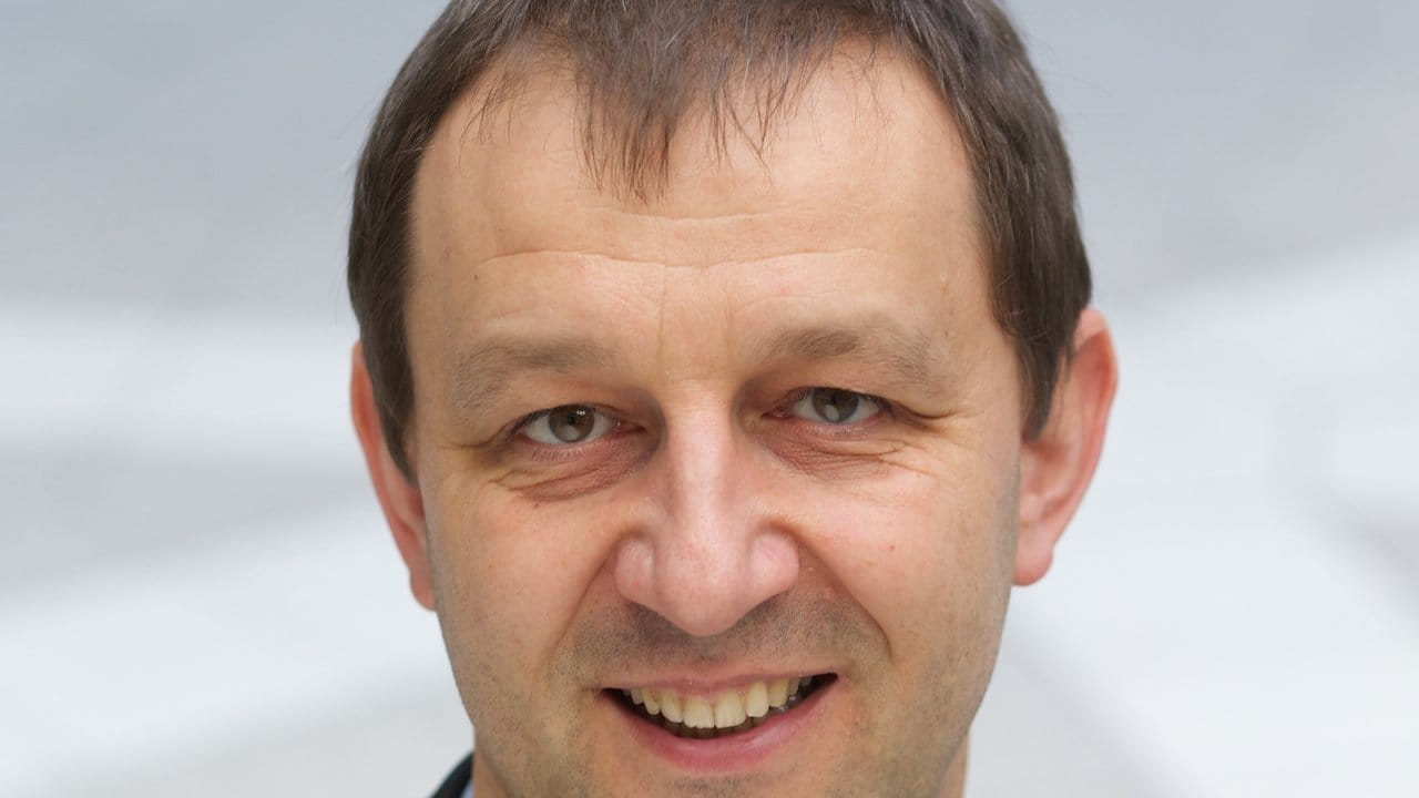 Berthold Hübers arbeitet für die Nationale Agentur beim Bundesinstitut für Berufsbildung (BIBB). Berthold Hübers arbeitet für die Nationale Agentur beim Bundesinstitut für Berufsbildung (BIBB).