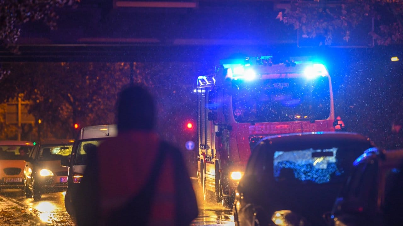 Um kurz nach 4 Uhr wurden in Griesheim und dem angrenzenden Stadtteil Nied erstmals Warnsirenen ausgelöst. Um kurz nach 4 Uhr wurden in Griesheim und dem angrenzenden Stadtteil Nied erstmals Warnsirenen ausgelöst.