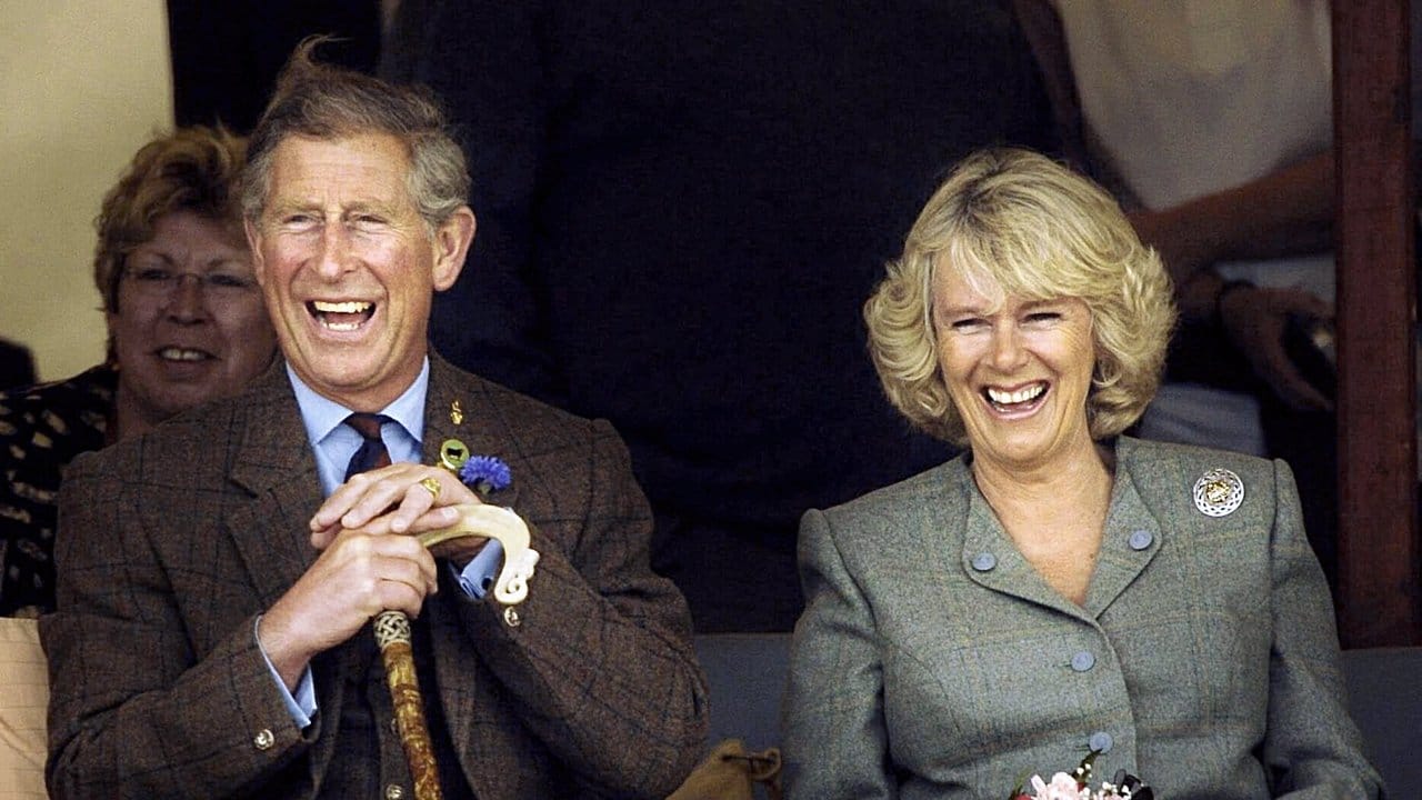 Prinz Charles und Camilla Parker Bowles besuchen 2004 die Mey Highland Games.