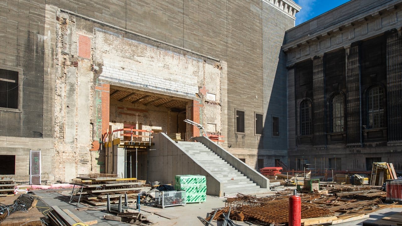 Der zukünftige zentrale Eingangsbereich des Pergamonmuseums. Der zukünftige zentrale Eingangsbereich des Pergamonmuseums.