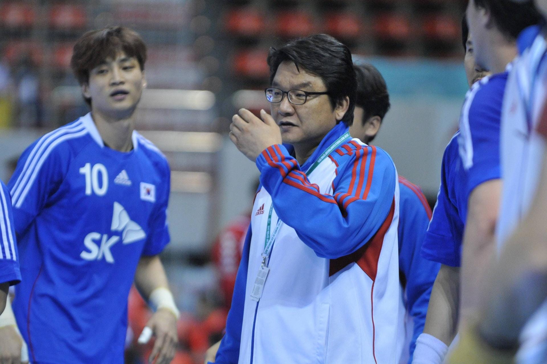 Korea: Als vereinigtes Korea tritt das Team von Coach Lee Sang-sup (im Bild) an.