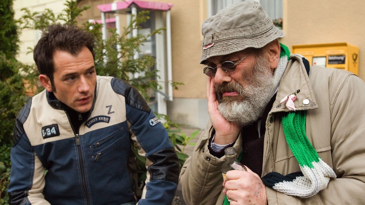 Als Obdachloser Harry war der Schriftsteller und geniale Übersetzer Harry Rowohlt Kult in der "Lindenstraße. Als Obdachloser Harry war der Schriftsteller und geniale Übersetzer Harry Rowohlt Kult in der "Lindenstraße.
