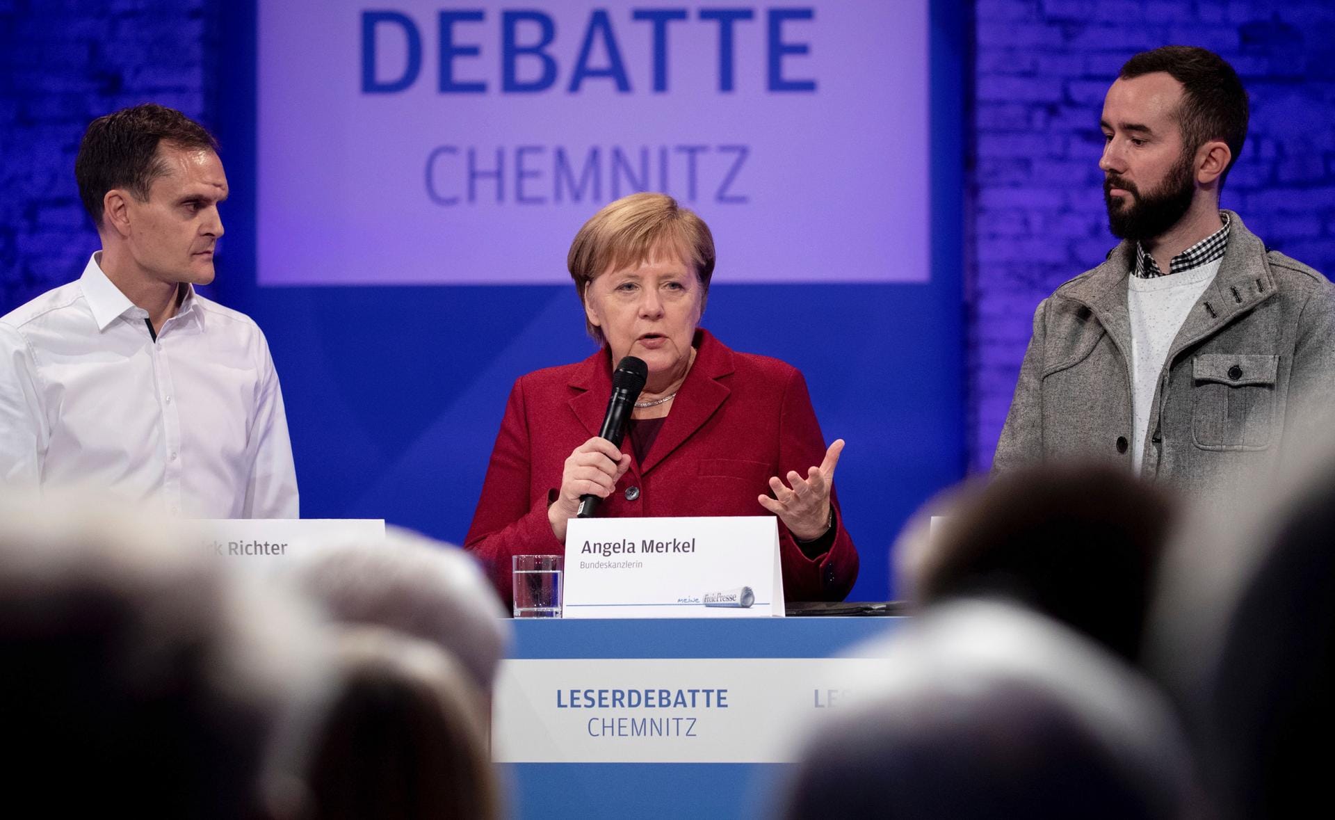 "Sie haben allen Grund, stolz zu sein": Merkel rief die Ostdeutschen bei einer Leserdebatte der "Freien Presse" aus Chemnitz auf, selbstbewusster aufzutreten.