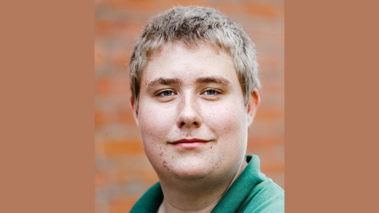 Der 18-Jährige Julian Schmidt ist durch Zufall auf den Beruf des Ofen- und Luftheizungsbauers aufmerksam geworden.