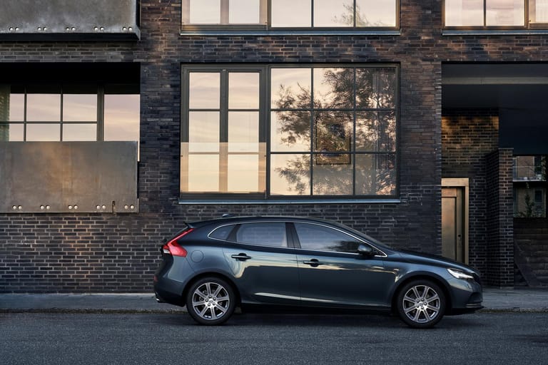 Volvo V40 D2: 27.680 Euro, 5,0 Liter.