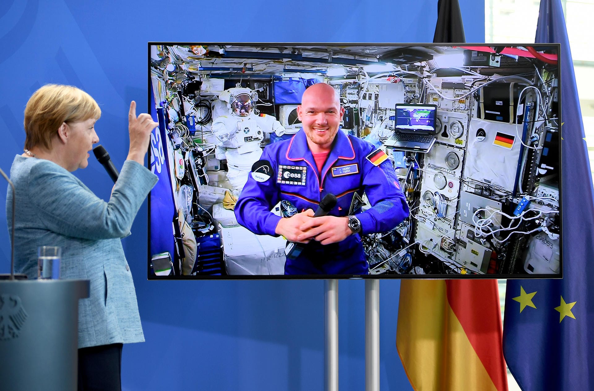 Merkels Liveschalte mit ISS-Astronaut Alexander Gerst