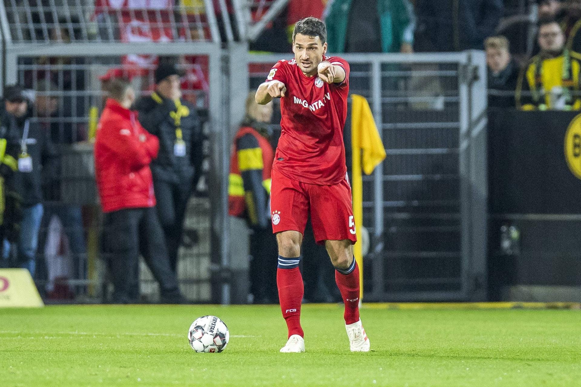 Platz 6 – Mats Hummels: Der deutsche Nationalspieler wechselte 2016 von Borussia Dortmund zum FC Bayern München. Ablösesumme: 35 Millionen Euro.