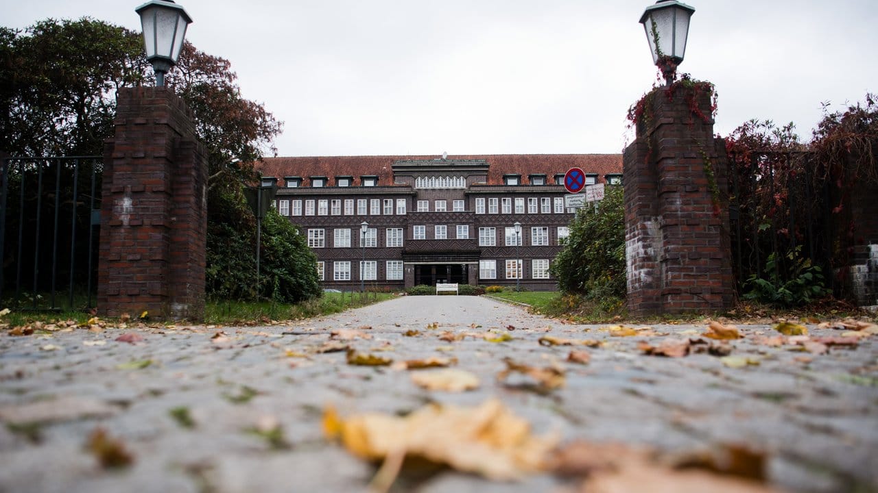 Blick auf das ehemalige Klinikum Delmenhorst (heute Josef-Hospital Delmenhorst).