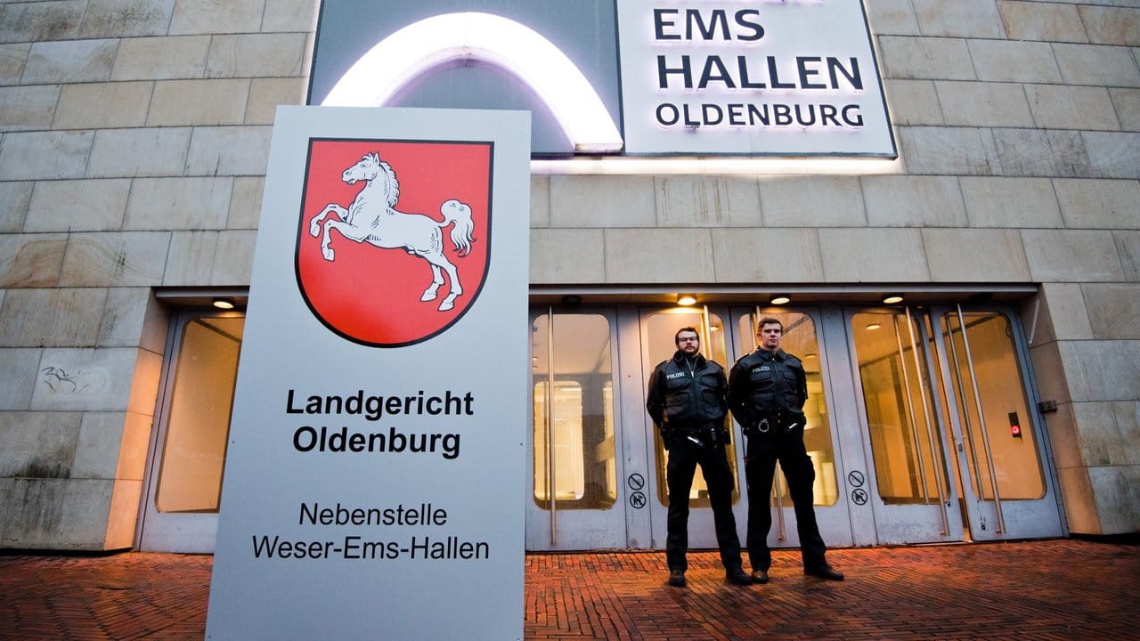 Der Prozess des Landgerichts Oldenburg findet wegen der zahlreichen Prozessbeteiligten in den Weser-Ems-Hallen statt.