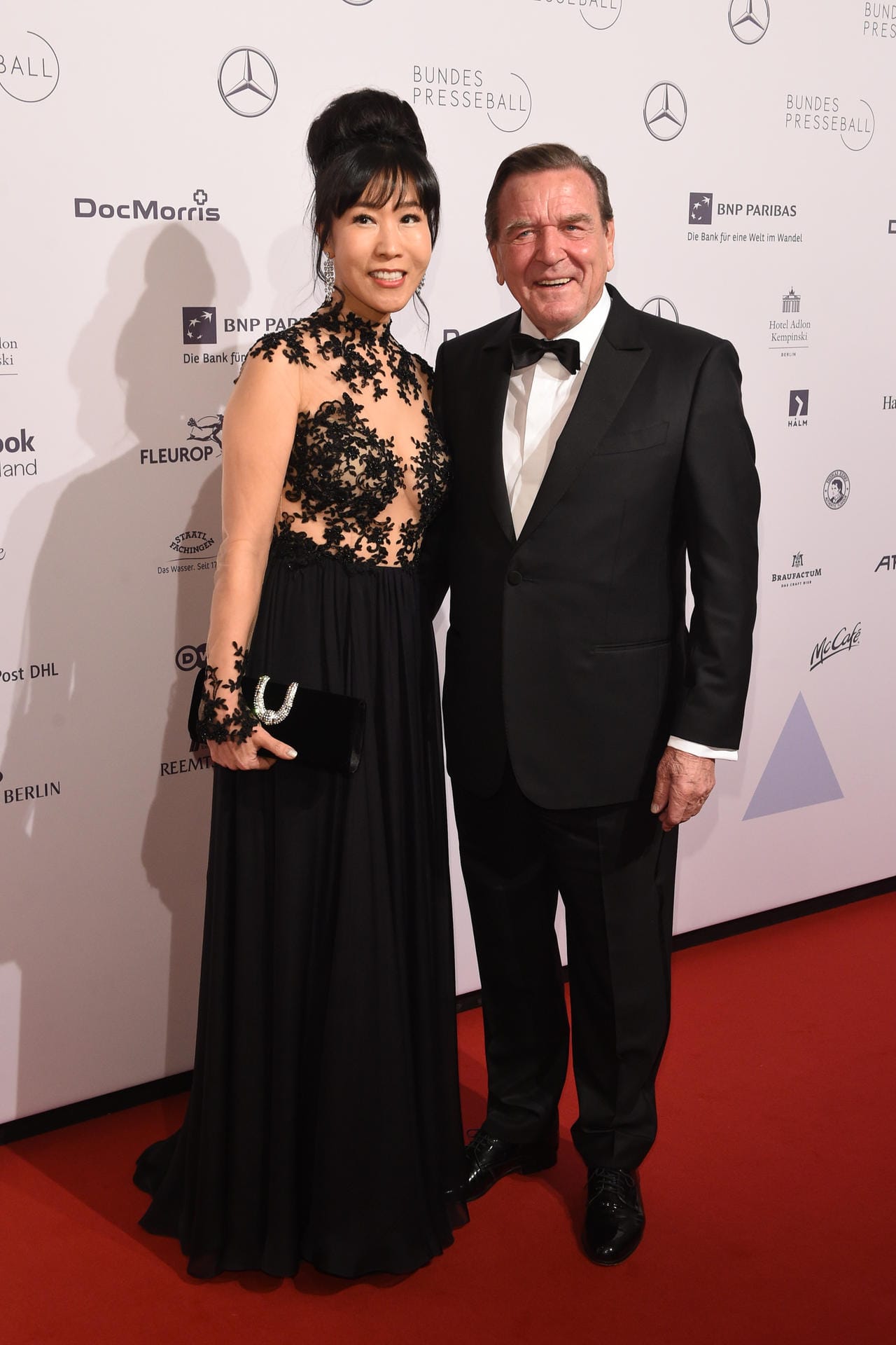 Altkanzler Gerhard Schröder (SPD) mit seiner Frau Kim So-Yeong