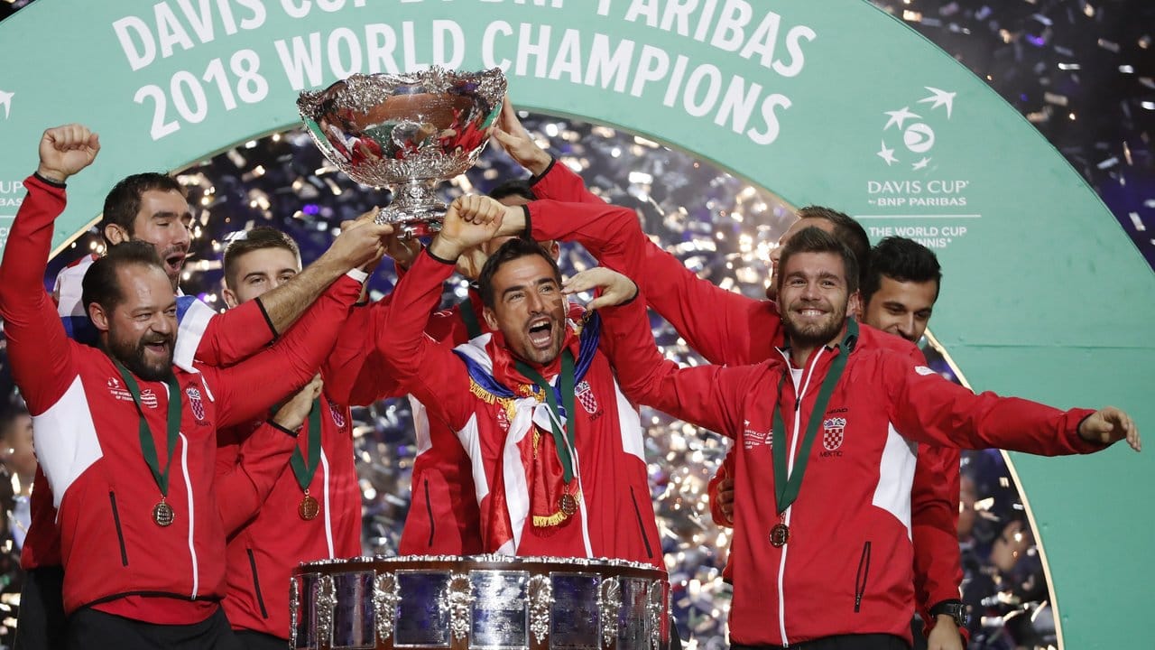 Kroatien feiert den zweiten Davis-Cup-Titel nach 2005. Kroatien feiert den zweiten Davis-Cup-Titel nach 2005.