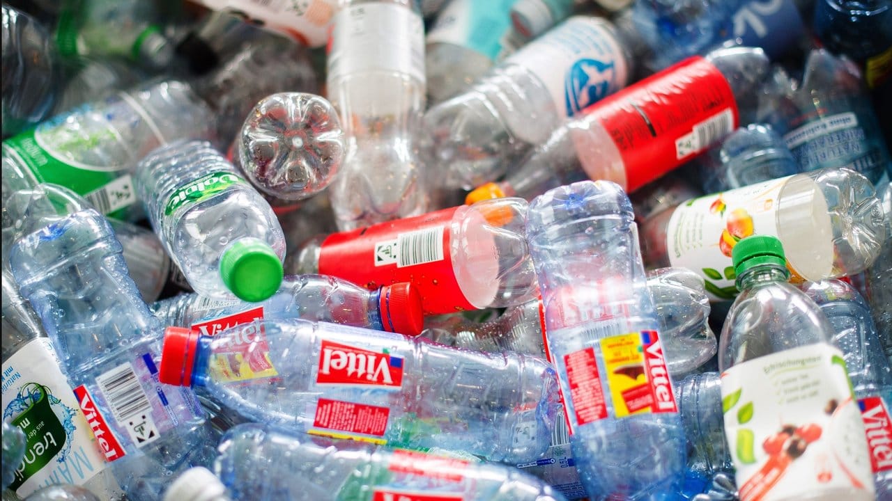 Svenja Schulze will einen Fünf-Punkte-Plan gegen überflüssigen Plastikmüll und für mehr Recycling vorstellen.
