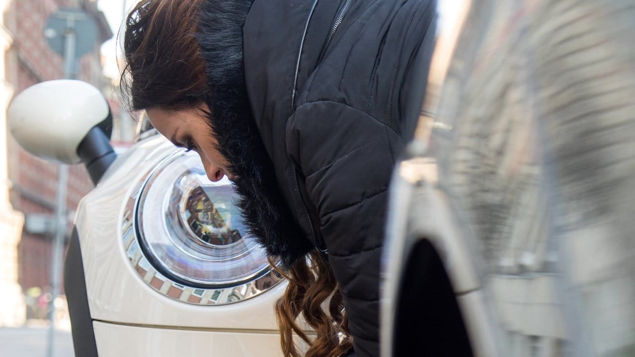 Was ist kaputtgegangen? Die genaue Erfassung der Schäden und deren Dokumentation ist wichtig nach einem Unfall. Was ist kaputtgegangen? Die genaue Erfassung der Schäden und deren Dokumentation ist wichtig nach einem Unfall.