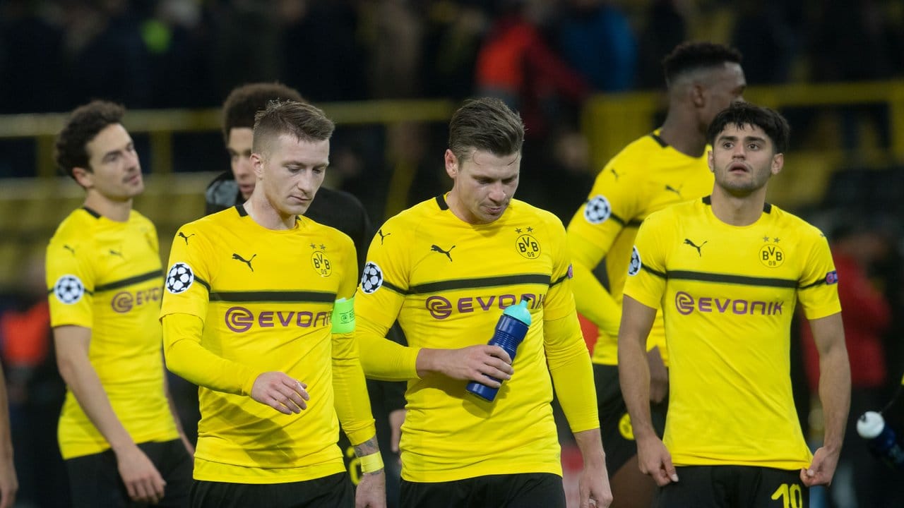 Nach dem Spiel waren die Dortmunder trotz des Weiterkommens etwas enttäuscht. Nach dem Spiel waren die Dortmunder trotz des Weiterkommens etwas enttäuscht.