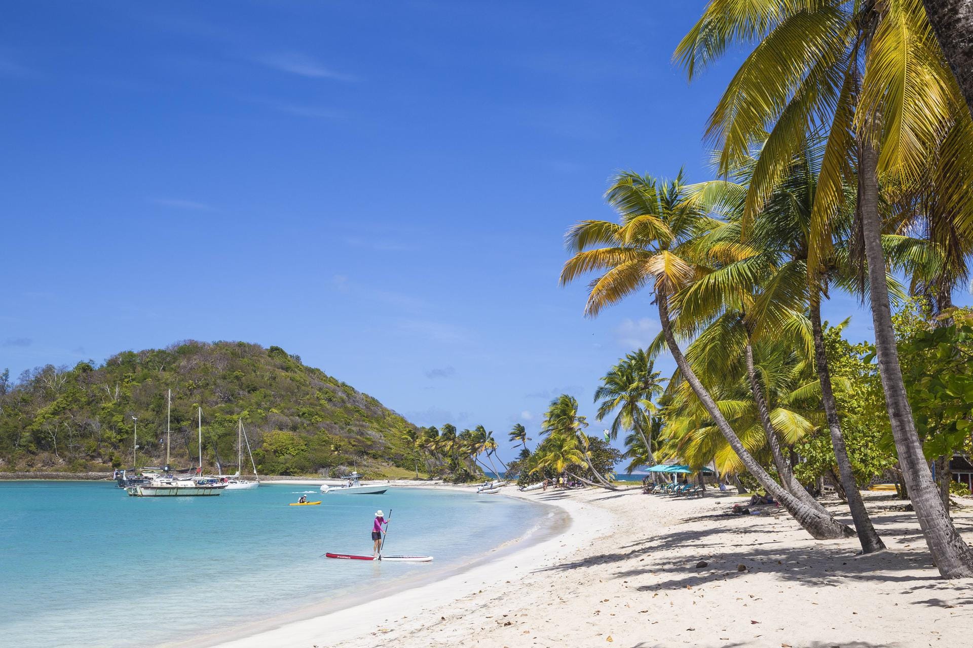 Karibik: Wer dem Winter in Europa entkommen möchte, findet bei einer Karibikkreuzfahrt Entspannung in warmen Gefilden.