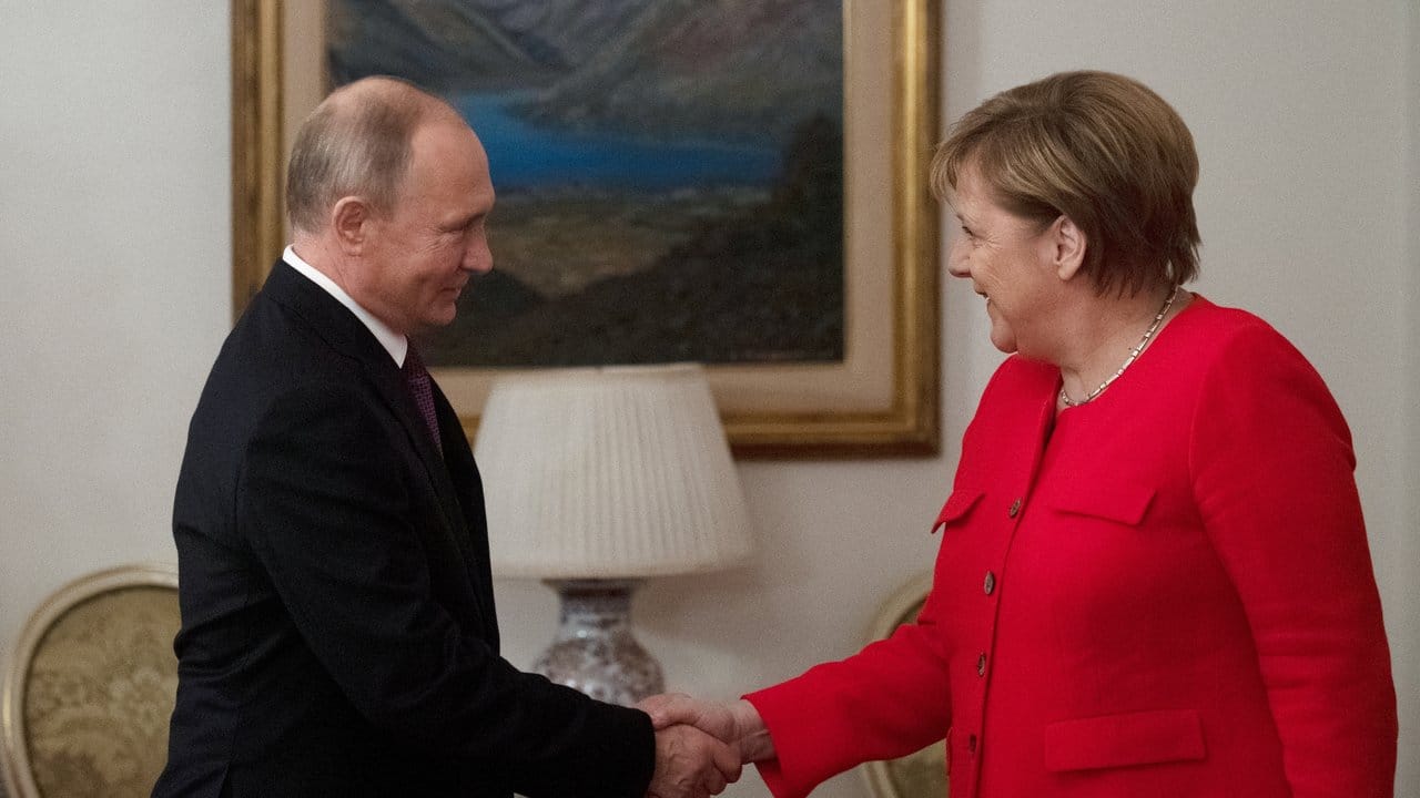 Kanzlerin Merkel trifft Kremlchef Putin im Rahmen des G20-Gipfels zu einem gemeinsamen Frühstück.