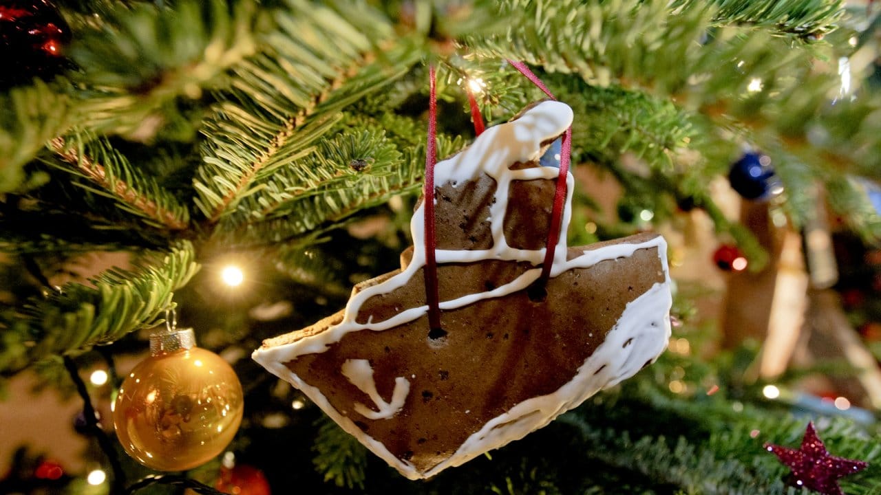 Essbarer Baumschmuck: Auch Plätzchen können zur Weihnachtsdekoration werden.