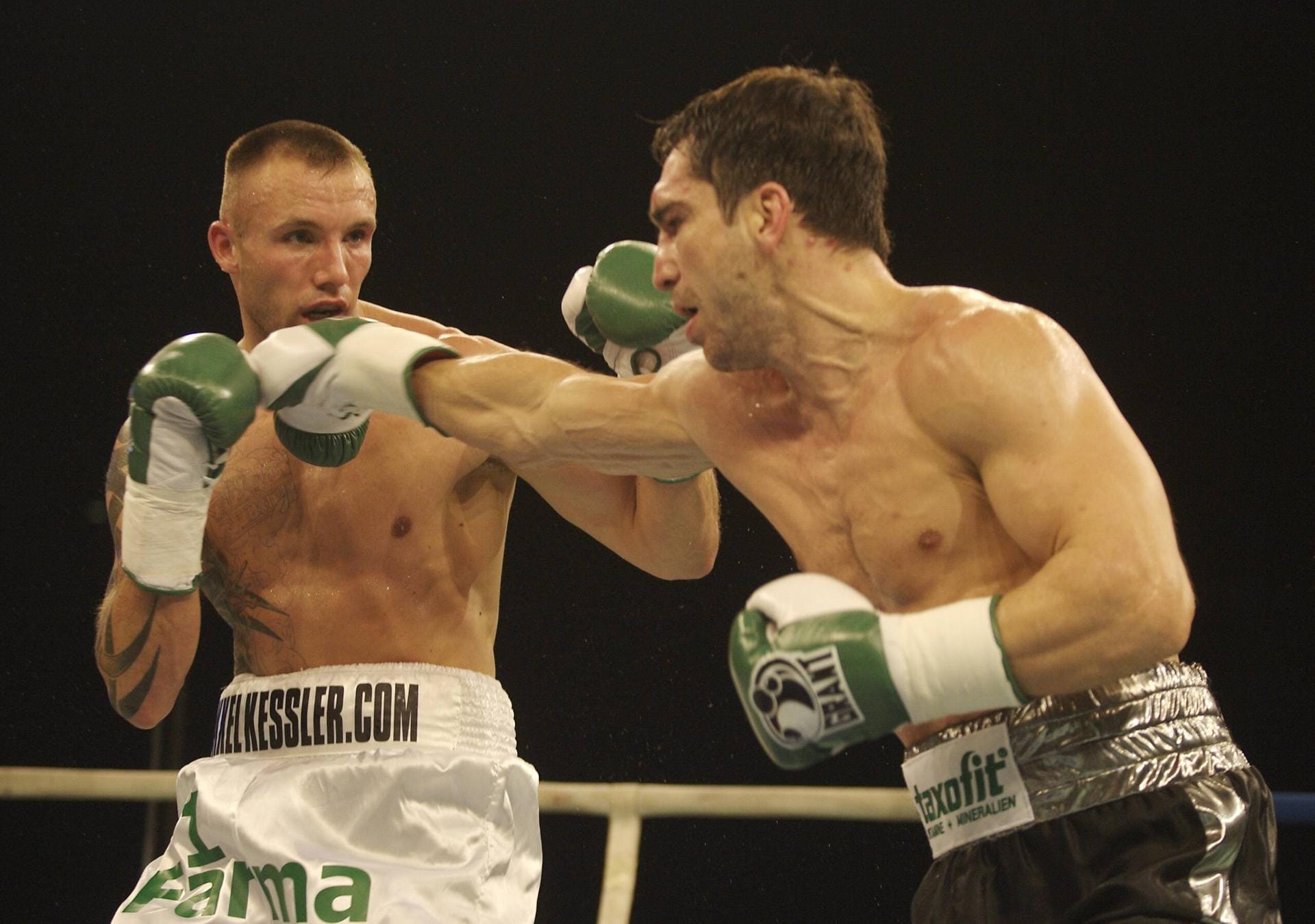 Am 14. Oktober 2006 verliert Beyer in Kopenhagen den Vereinigungskampf gegen den Dänen Mikkel Kessler, Titelträger des WBA-Verbandes.