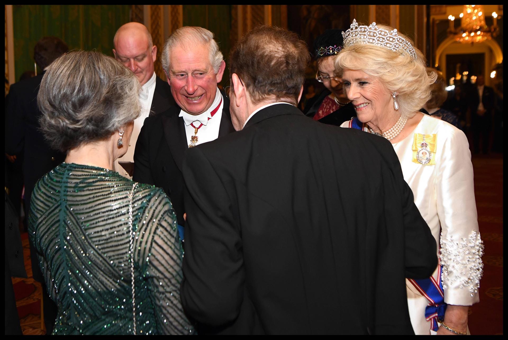 Prinz Charles war auch dabei: Händeschütteln gehört bei so einem Termin natürlich zum Programm.