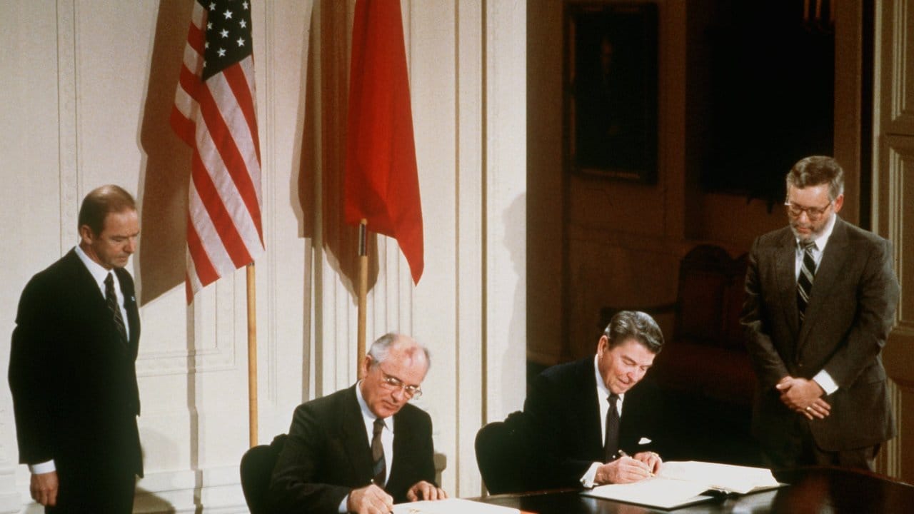 Einer der maßgeblichen Abrüstungsverträge aus der Zeit des Kalten Krieges steht vor dem Aus.