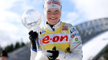 Kaisa Mäkäräinen gehört mit 35 Jahren schon zum alten Eisen der Biathlon-Szene, dennoch ist die Finnin äußerst erfolgreich. In der Vorsaison gewann sie zum dritten Mal den Gesamtweltcup. Sie siegte knapp vor...