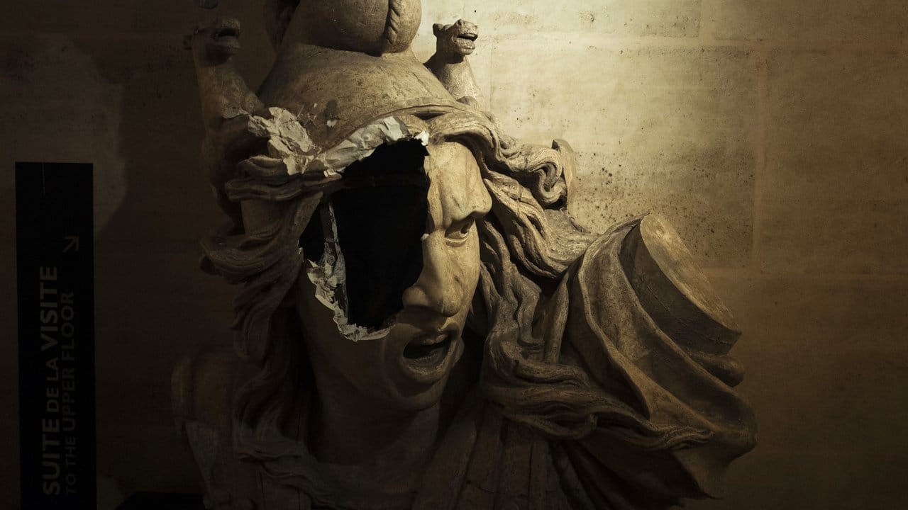 Was kann sie dafür? Eine zerstörte Skulptur von Marianne, dem Symbol der Französischen Republik, nach einer Demonstration der sogenannten "Gelbwesten" am Arc de Triomphe in Paris.