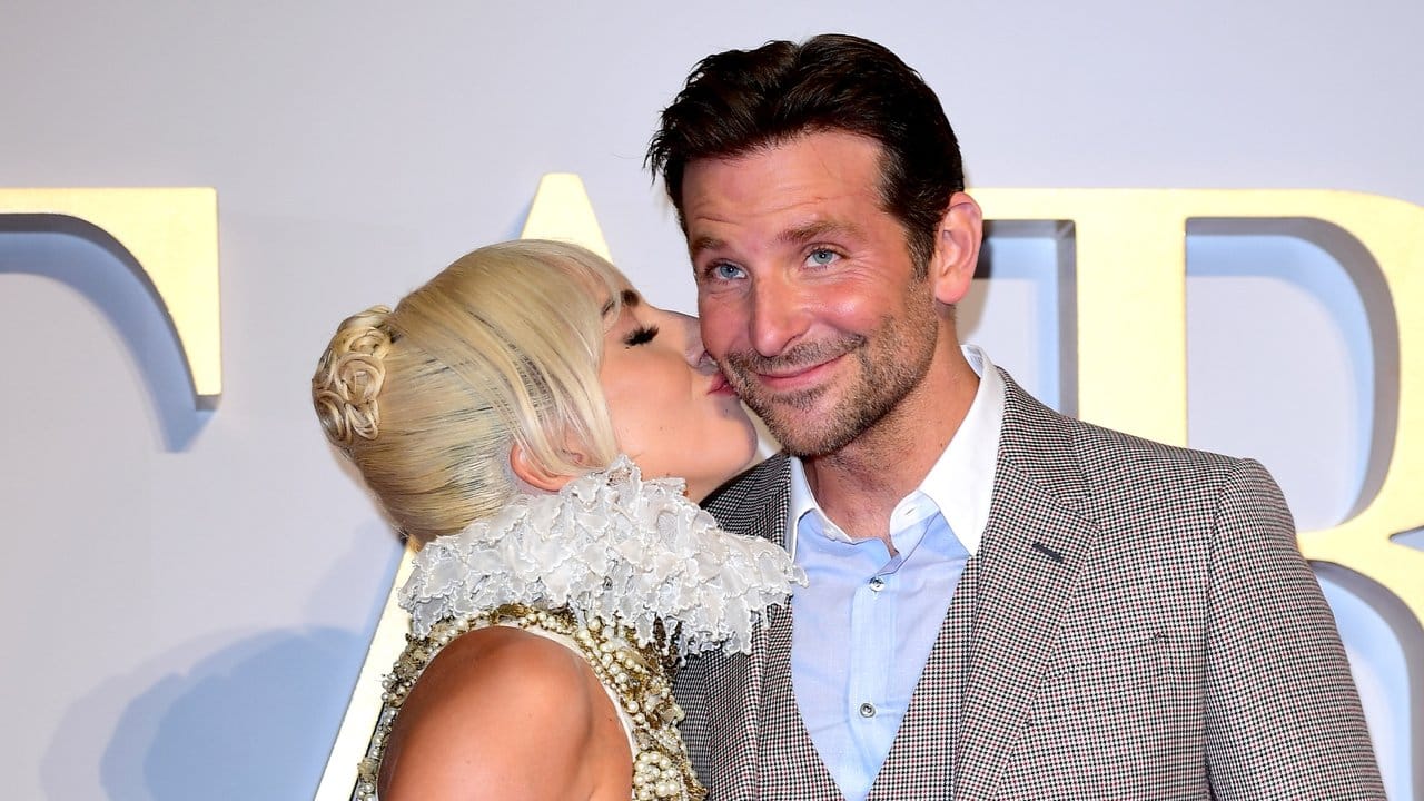 "A Star is Born": Lady Gaga und Bradley Cooper haben Golden-Globe-Chancen. "A Star is Born": Lady Gaga und Bradley Cooper haben Golden-Globe-Chancen.