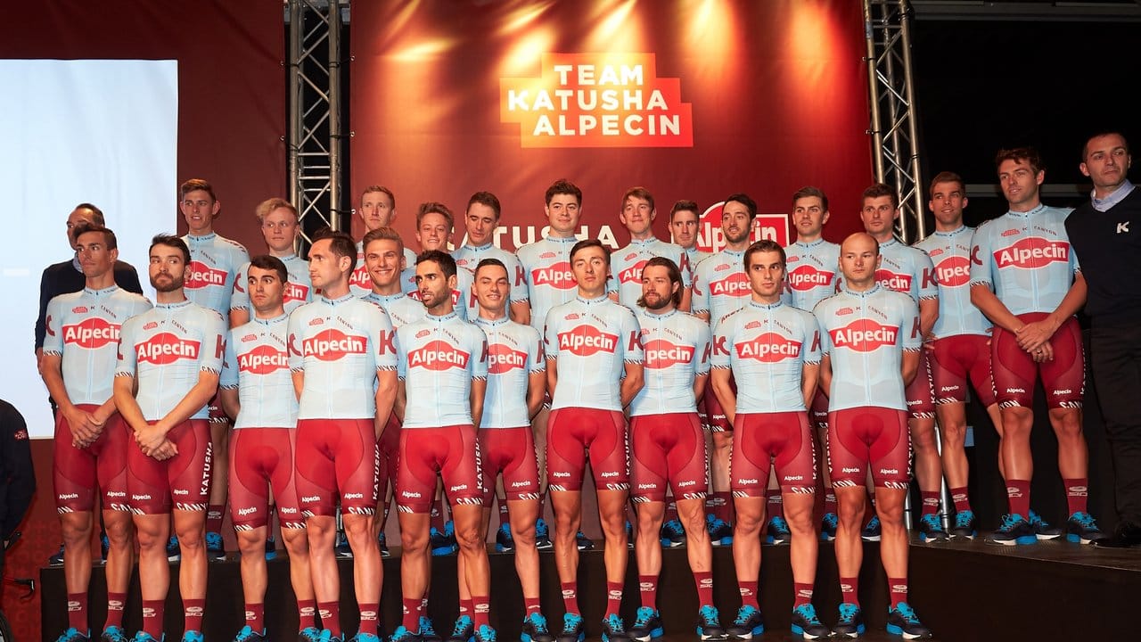 Die Teampräsentation des Teams Katusha-Alpecin im Showroom des Radsponsors Canyon.
