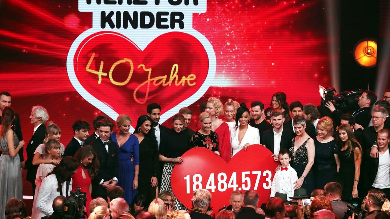 Über 18 Millionen Euro wurden für notleidende Kinder gespendet. Über 18 Millionen Euro wurden für notleidende Kinder gespendet.