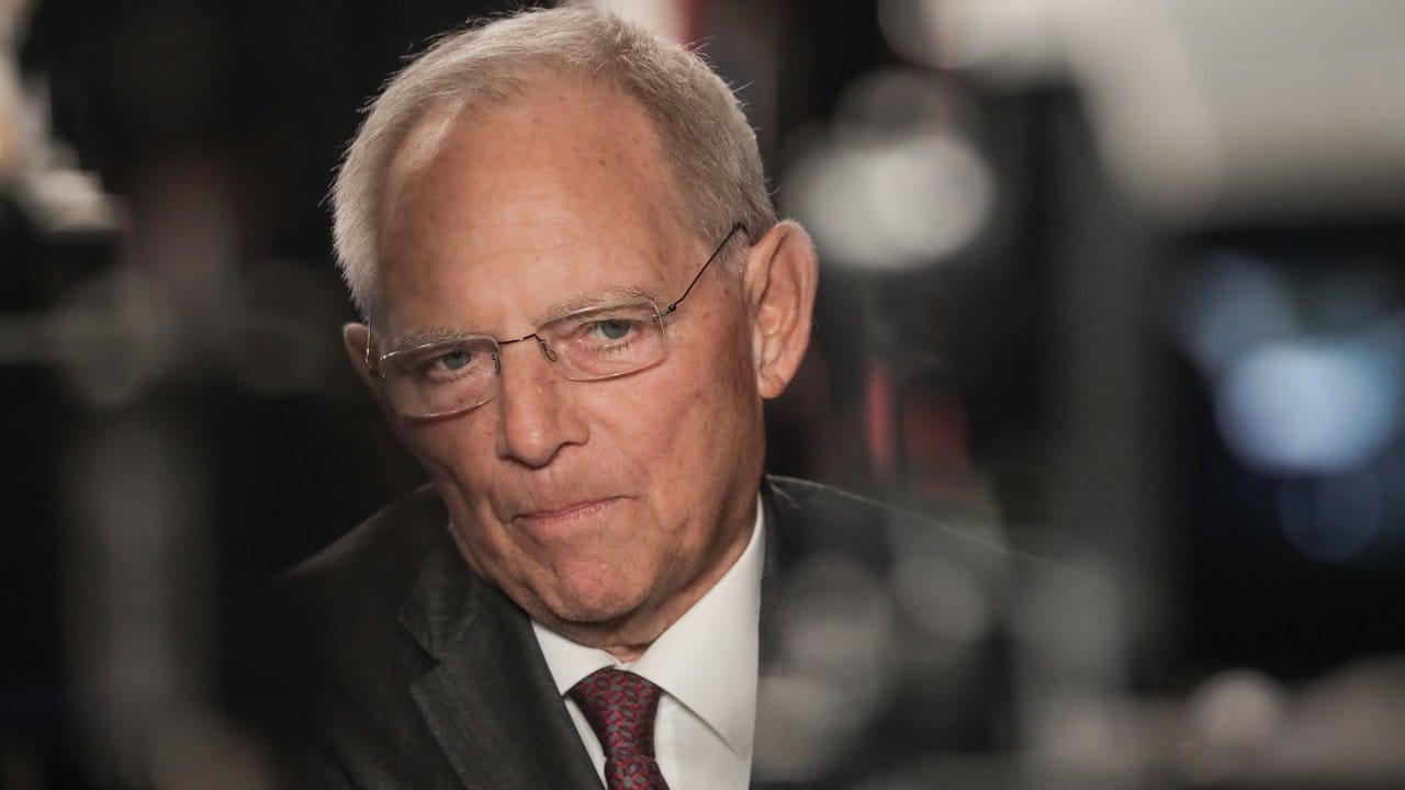 Wolfgang Schäuble (CDU), Bundestagspräsident, gibt ein Interview.