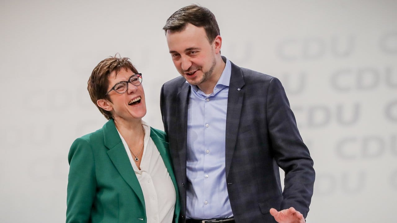 Neue Chefin, neuer Generalsekretär: Annegret Kramp-Karrenbauer und Paul Ziemiak, beim CDU-Bundesparteitag.