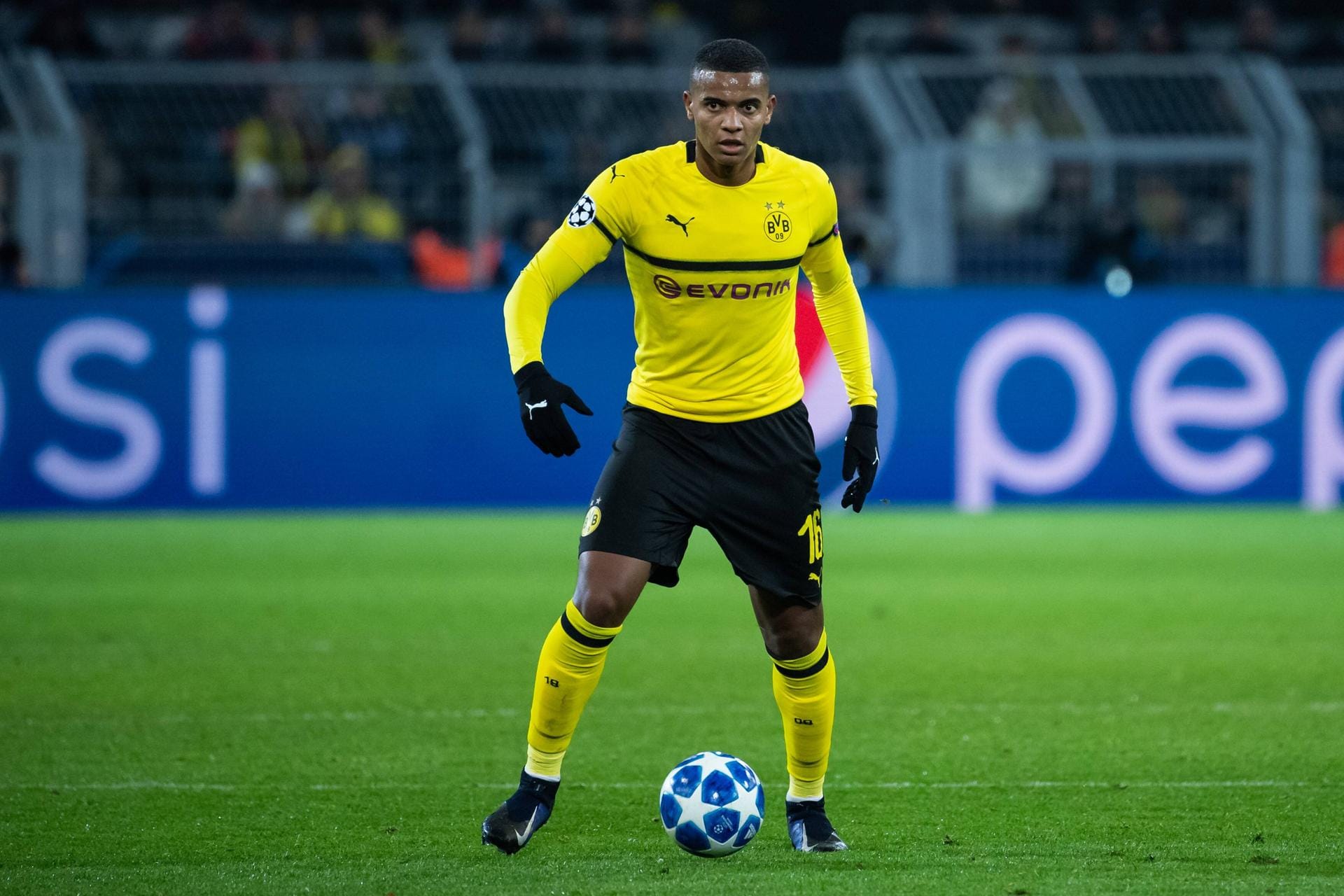 Manuel Akanji von Borussia Dortmund