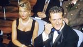 1994: Egal ob in lässiger Kleidung oder im kleinen Schwarzen – Corinna machte neben Michael Schumacher immer eine gute Figur.