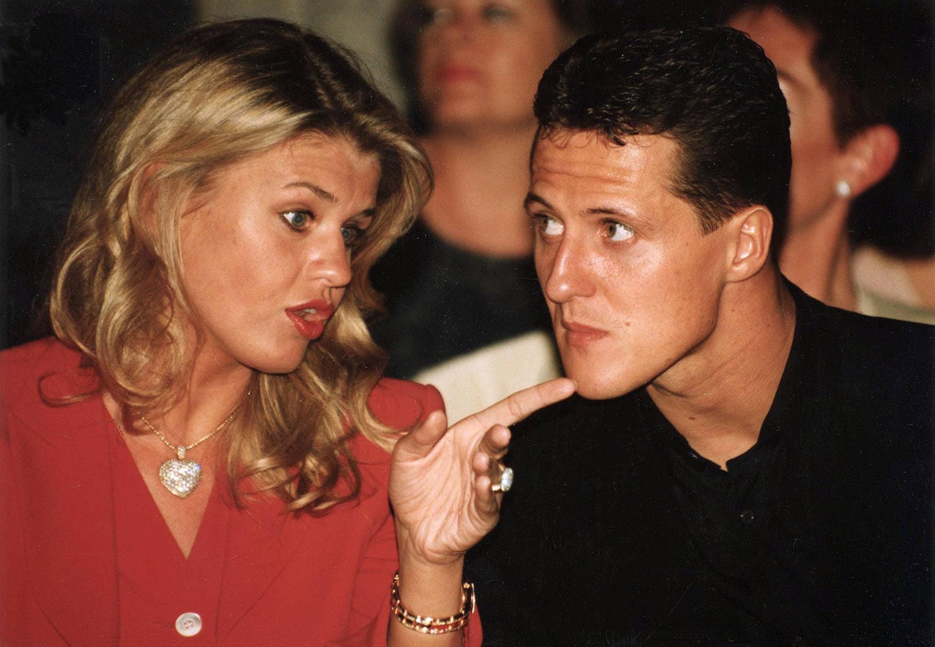 Vertraute Momente: 1995 gaben sich Corinna und Michael Schumacher das Jawort.