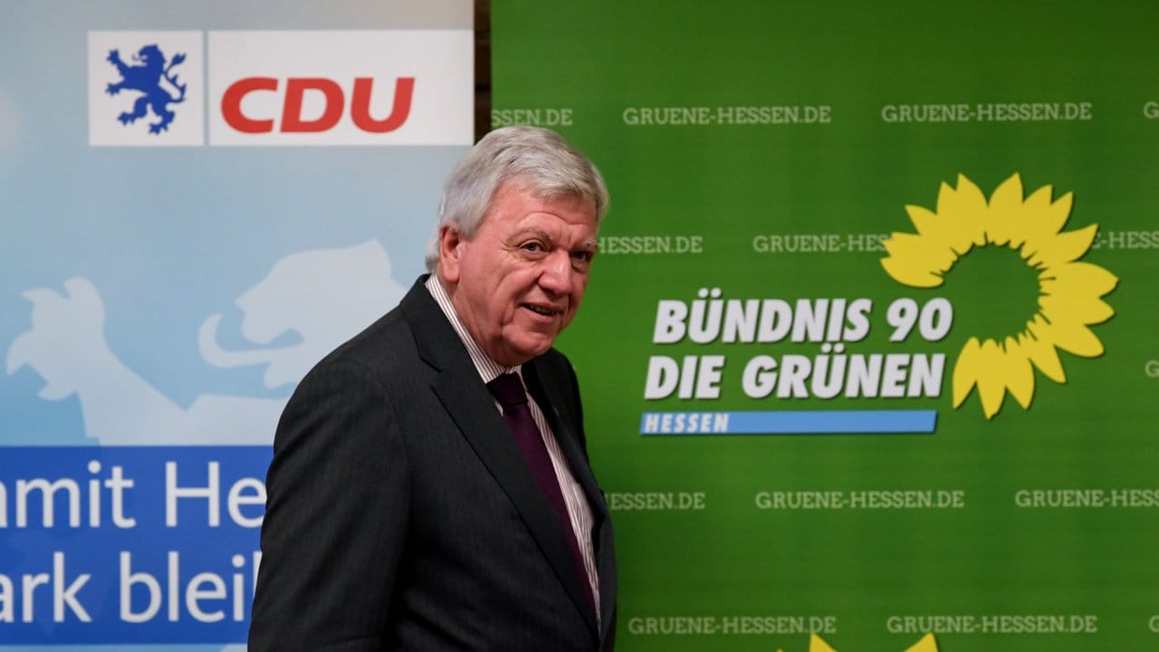 Volker Bouffier (CDU), Ministerpräsident des Landes Hessen, zu Beginn der Koalitionsverhandlungen von CDU und Grünen.